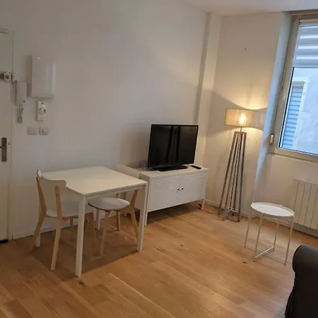 De Charme Au Coeur De La Vieille Apartment